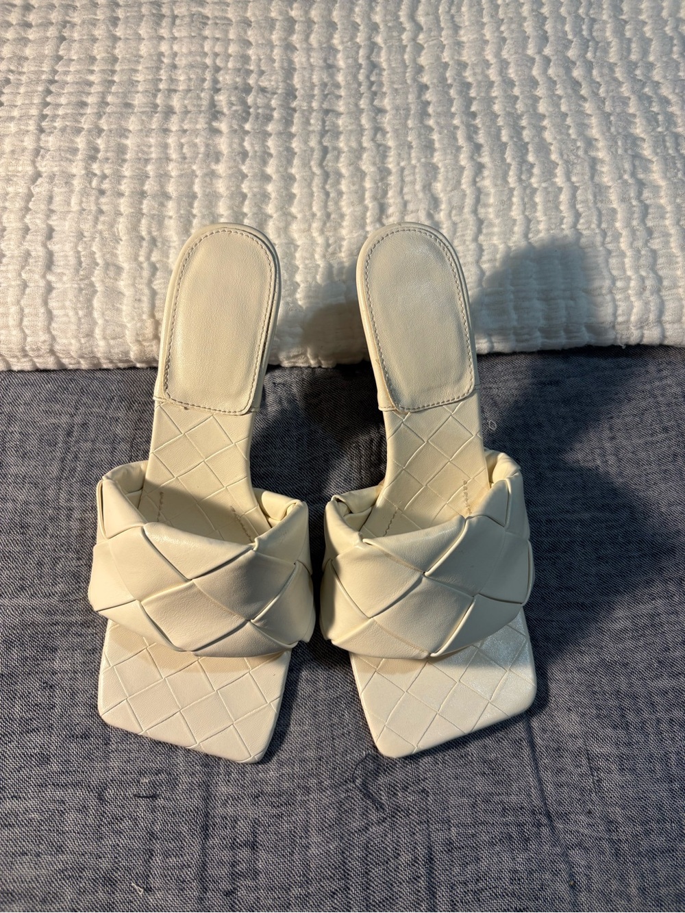 White woven leather stiletto size 7